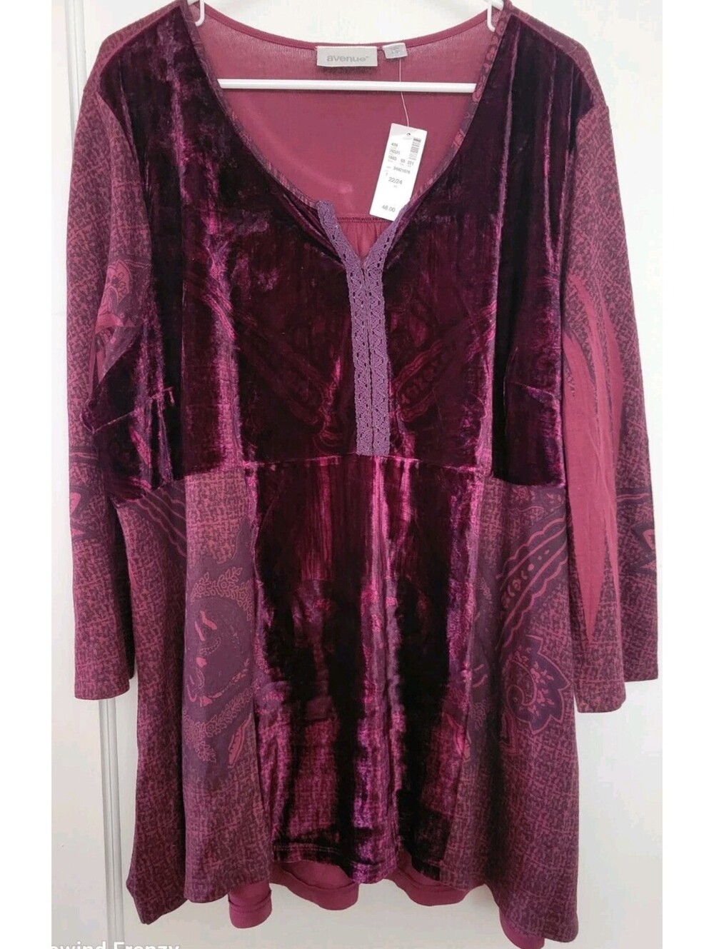 Avenue Maroon Velvet Tunic Top Lace Women’s 22/24W NWT Dark Glam